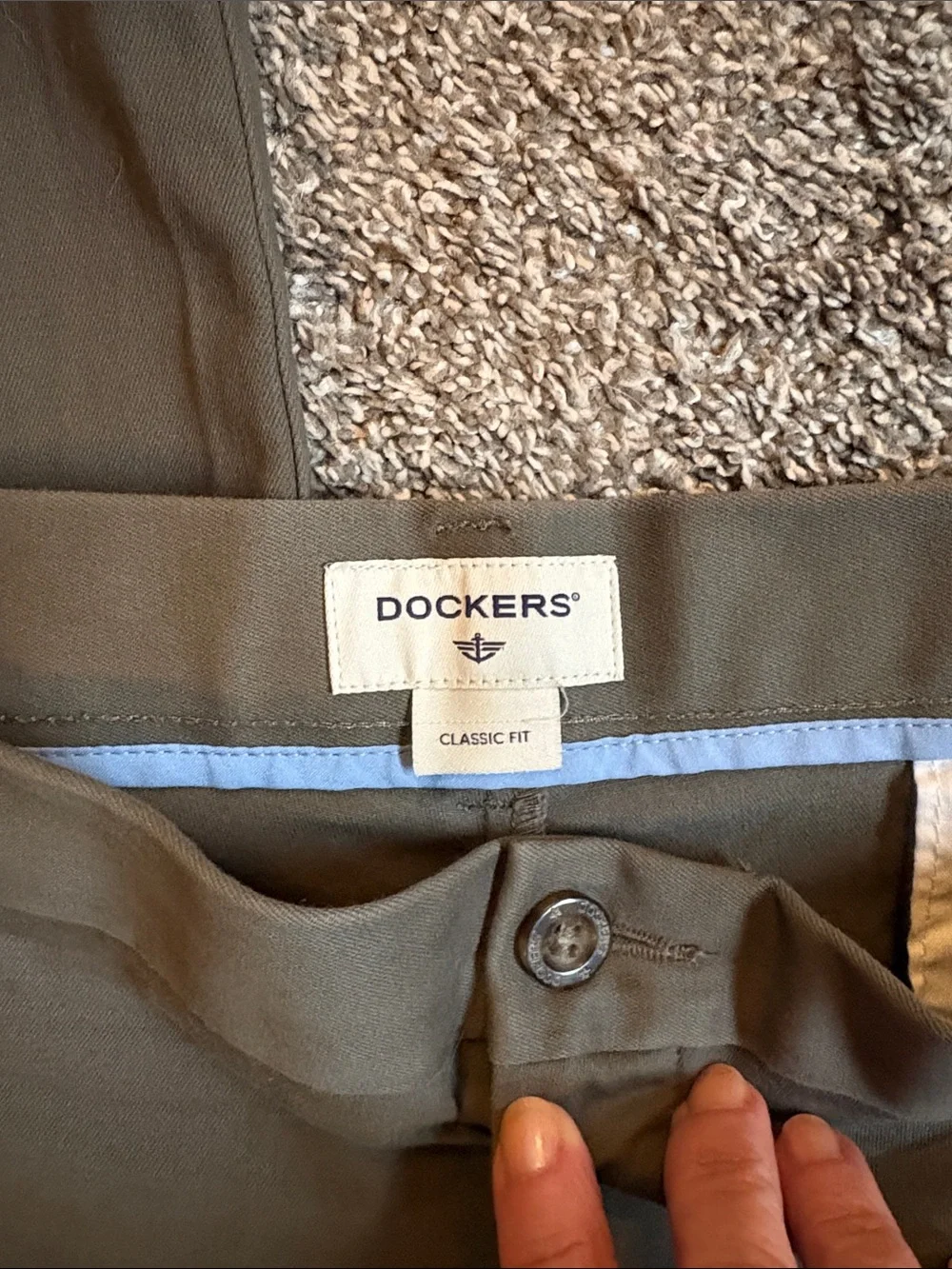 Dockers Olive Green men’s Straight Chinos 40 x 32 washed but not worn